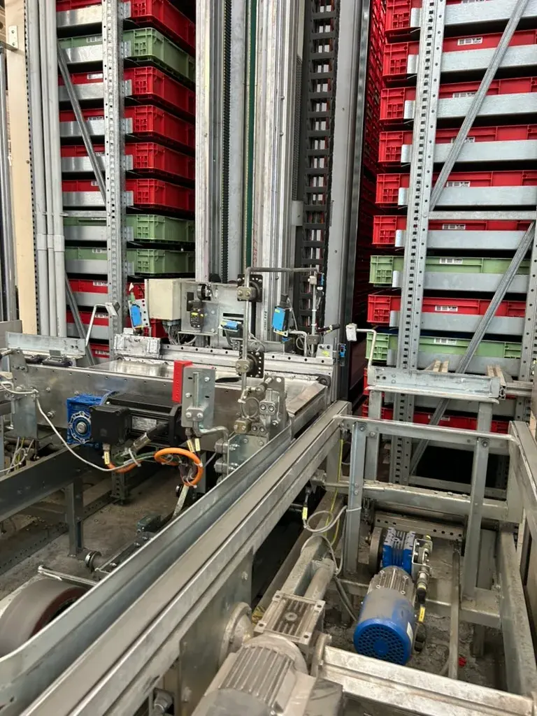 Existing production plant with automated conveyor and storage equipment
